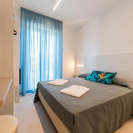 La Bussola Отель 3*