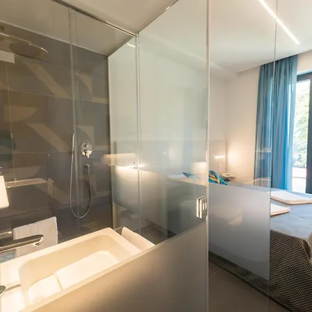 Отель La Bussola 3*