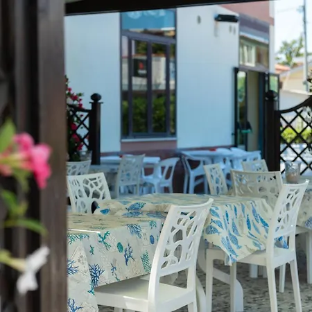 La Bussola Отель 3*